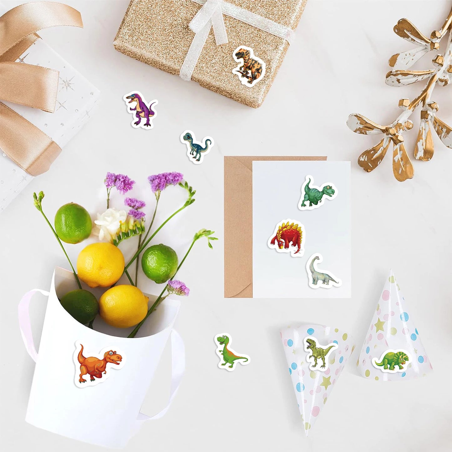 500pcs Cute Dinosaur Pattern Reward Encouragement Sticker Roll for Kids Motivational Stickers with Cute Animals for Students