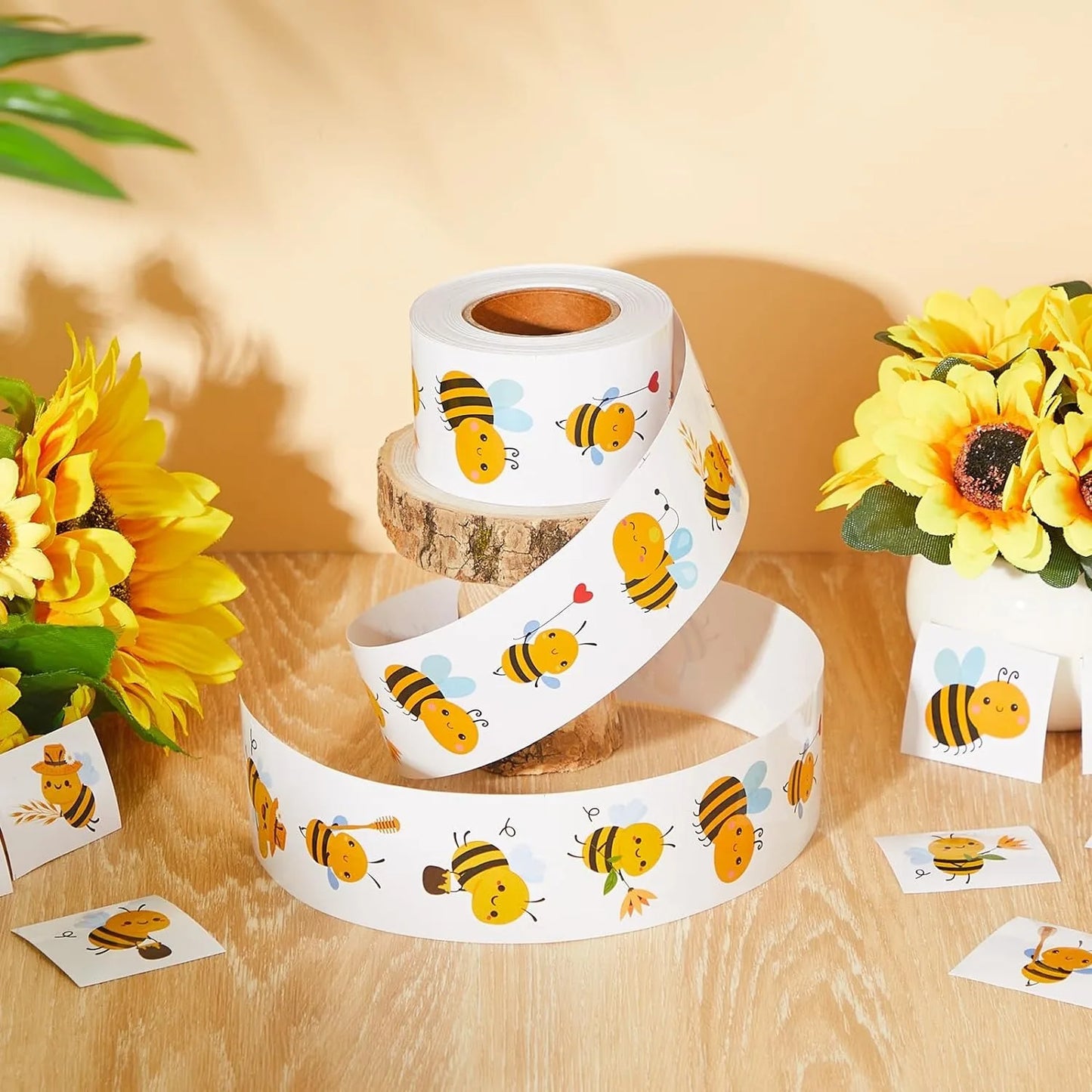 100-500pcs Cartoon Bee Stickers Cute Animal Sticker Waterproof Self-Adhesive Paper Mobile Rewards Sealing Label Decal Stationery