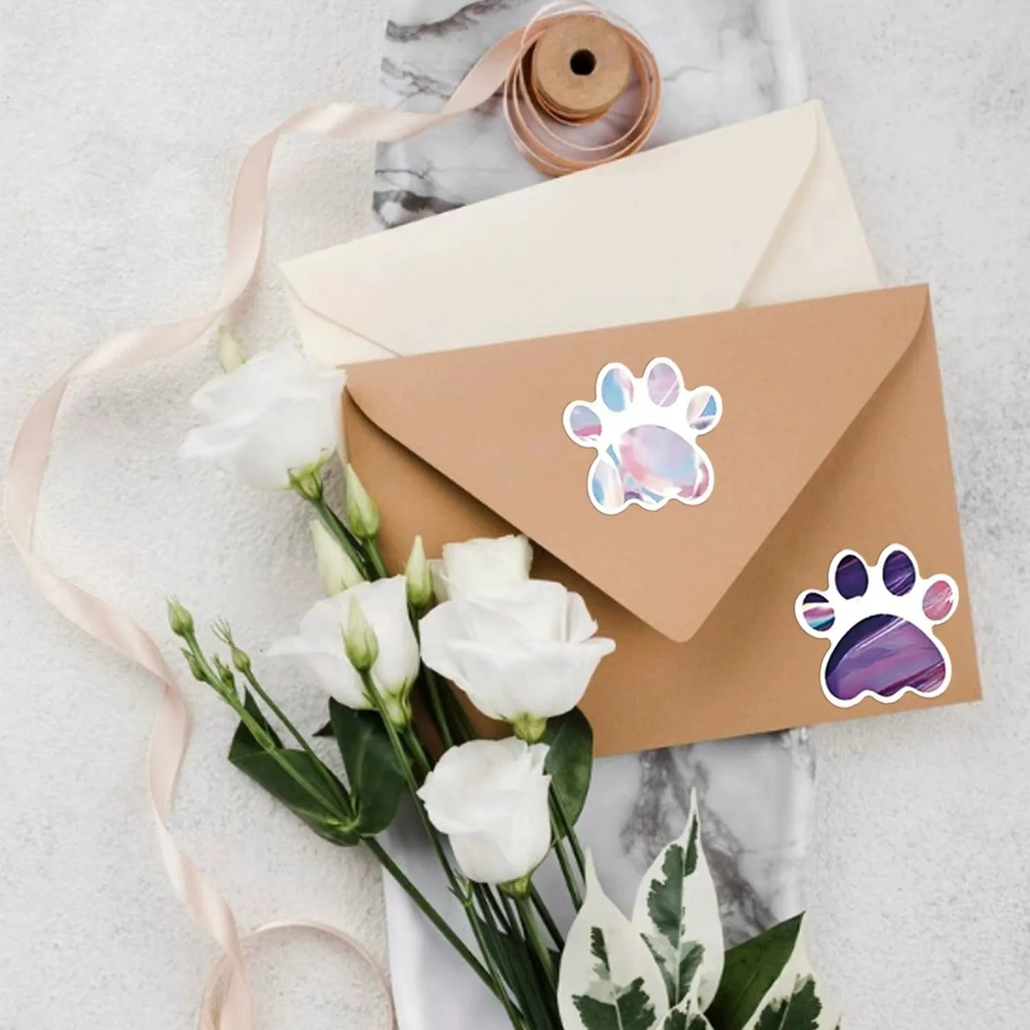 500Pcs /1 Rolls 2.5cm/1inch Pet Stickers Self-adhesive Dog Claw Animals Sticker Decoration Gift Box Sticker Label Stationery